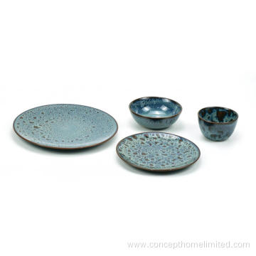 Reactive glazed stoneware dinner set - leopard